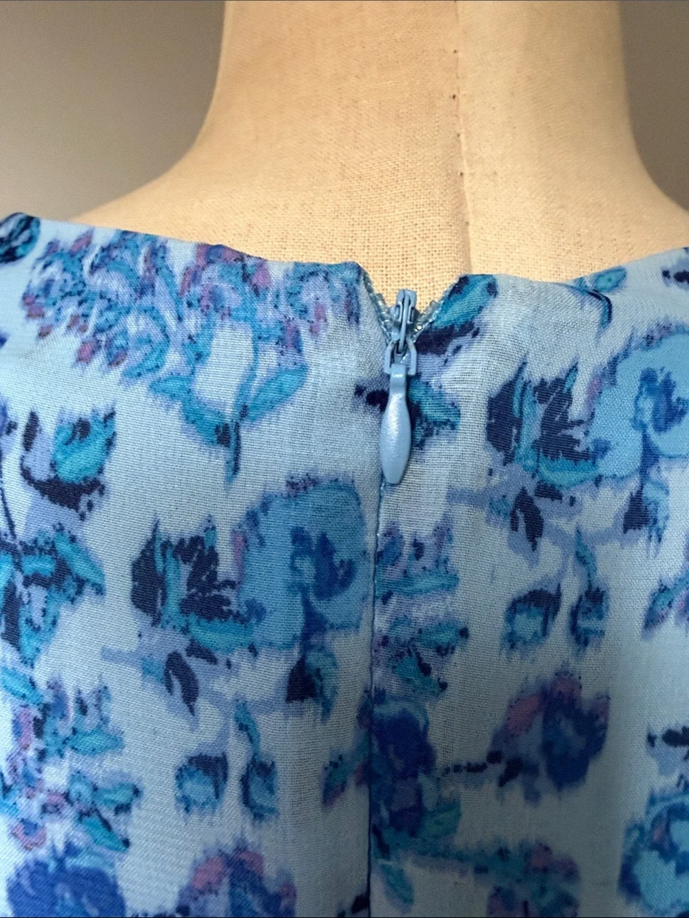 Taylor Blue Purple Floral Chiffon Flowy V-Neck Ruffle Tiered Dress Womens Size 4